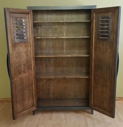 #046 - Industrial Locker/Wardrobe
