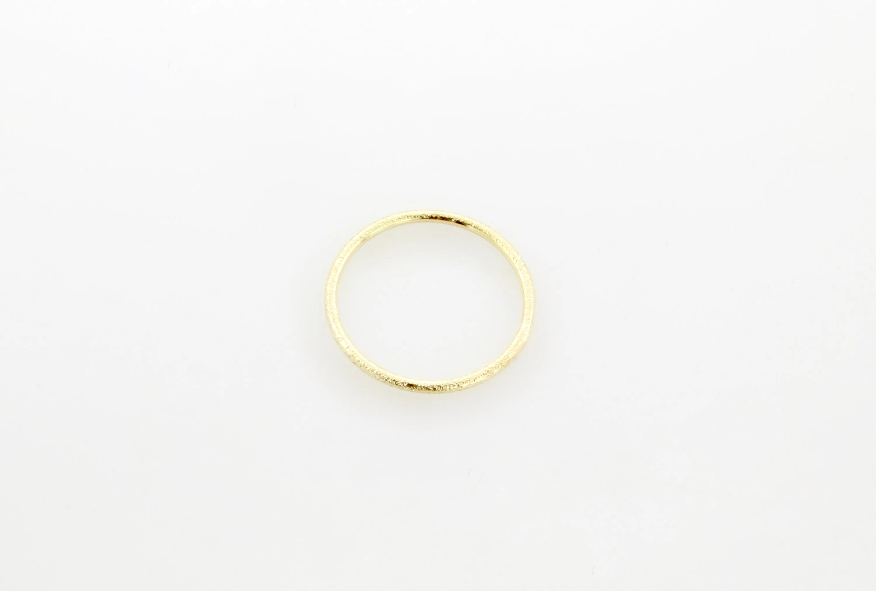 14K Gold Stardust Finish Band