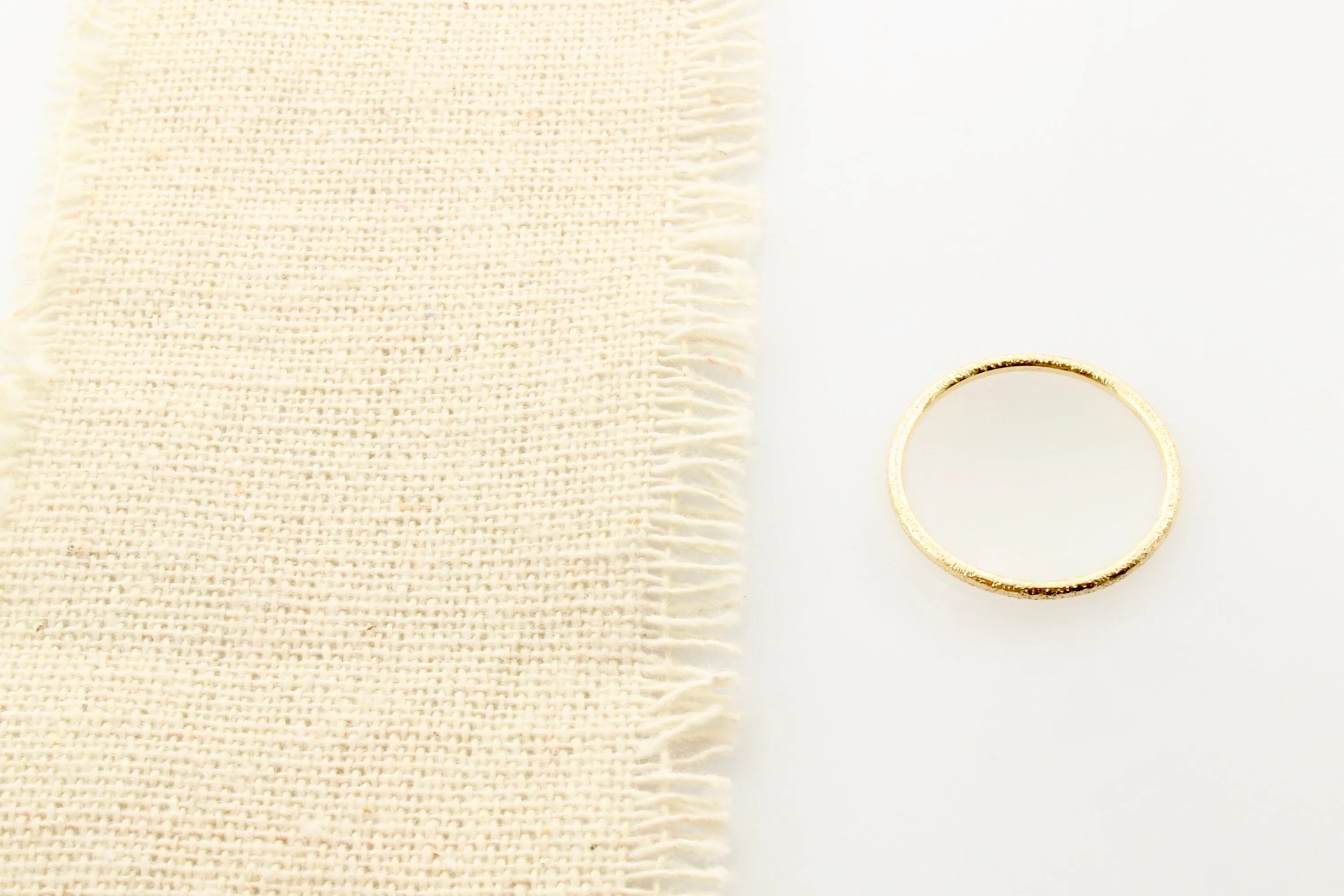14K Gold Stardust Finish Band