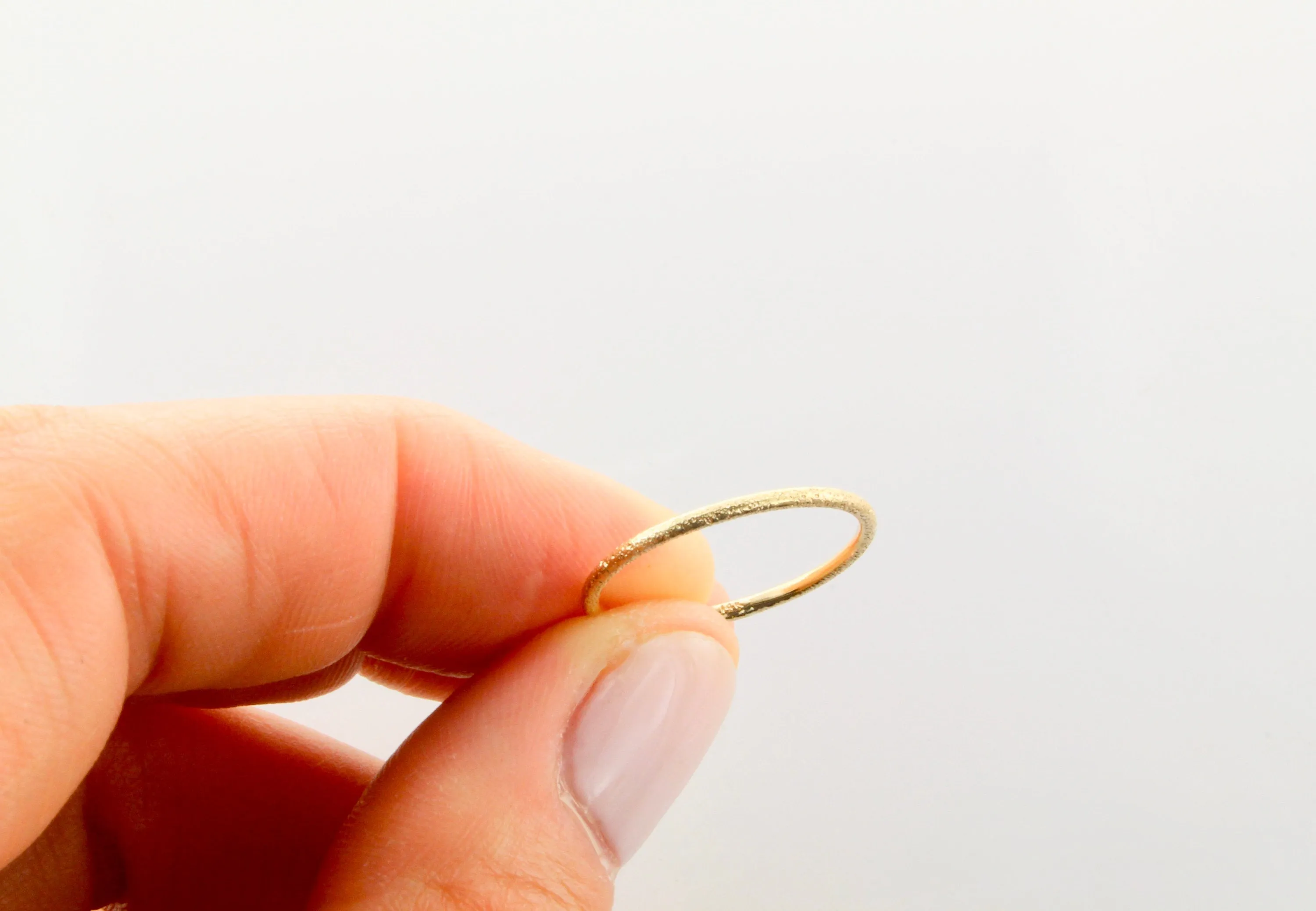 14K Gold Stardust Finish Band