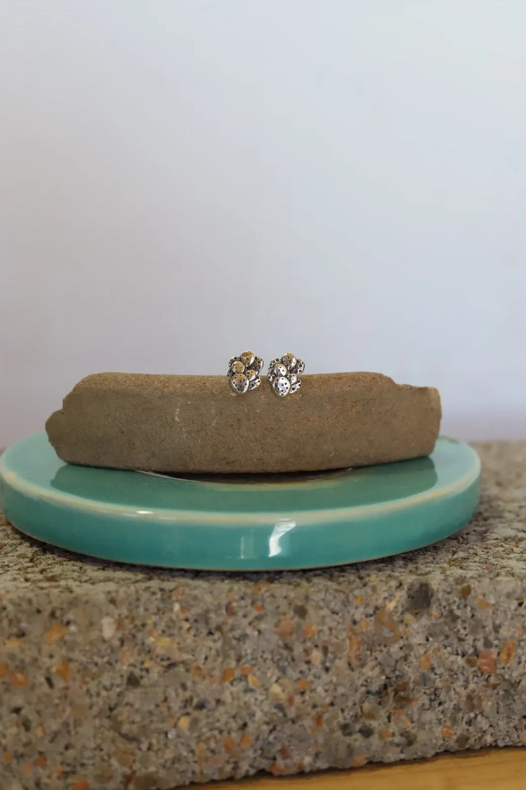 22419 SILVER CACTI STUDS