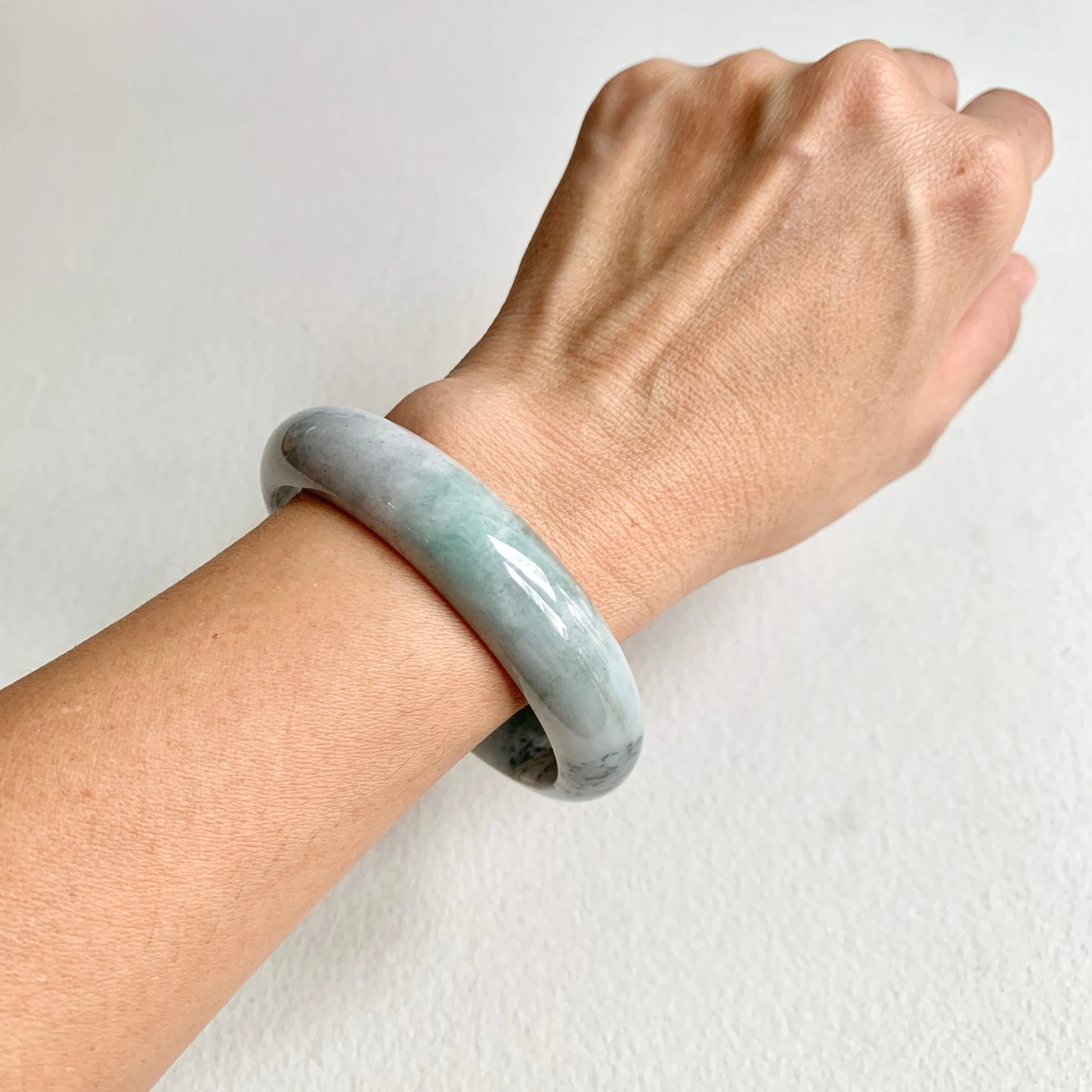 58.6mm A-Grade Natural Bluish Green Modern Round Bangle No. 600166