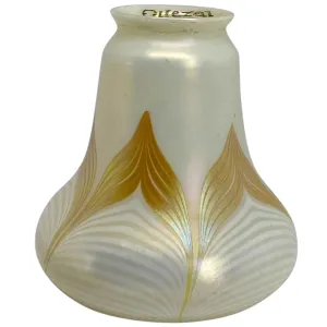 American Quezal Glass White and Gold Pulled Feather Bell-Shape Lamp Shade
