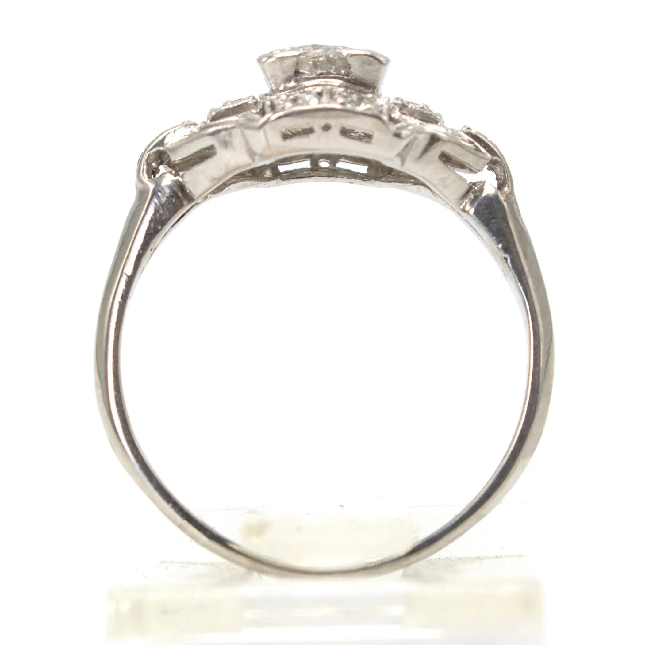Art Deco 0.42 carat Diamond Engagement Ring in Platinum