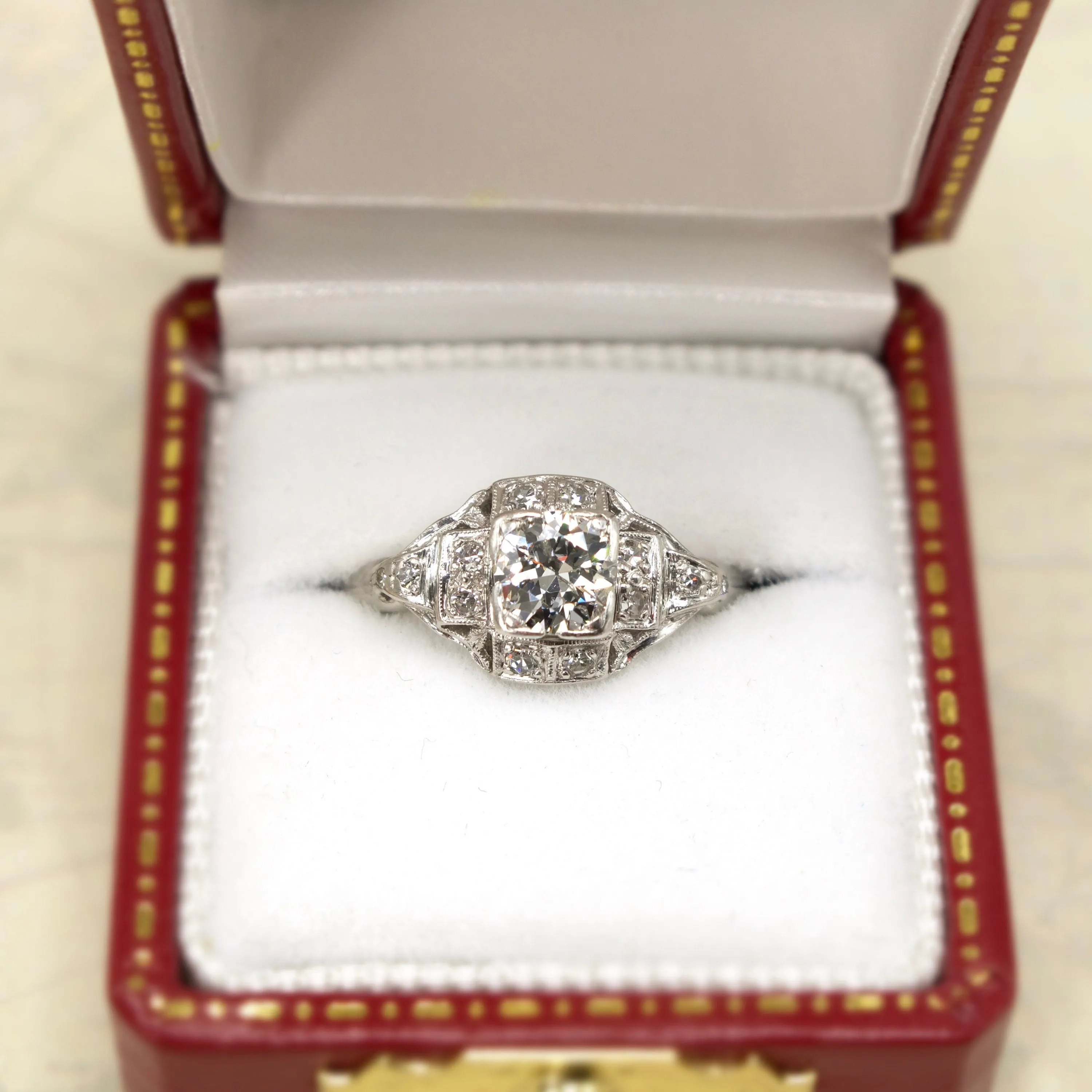 Art Deco 0.42 carat Diamond Engagement Ring in Platinum