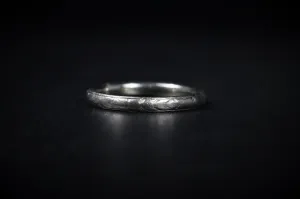 Art Deco 18k White Gold "Romance" Engraved Band