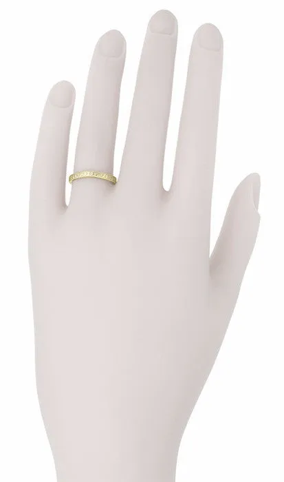 Art Deco Curved Engraved Wheat Wedding Band in 18 Karat Yellow Gold