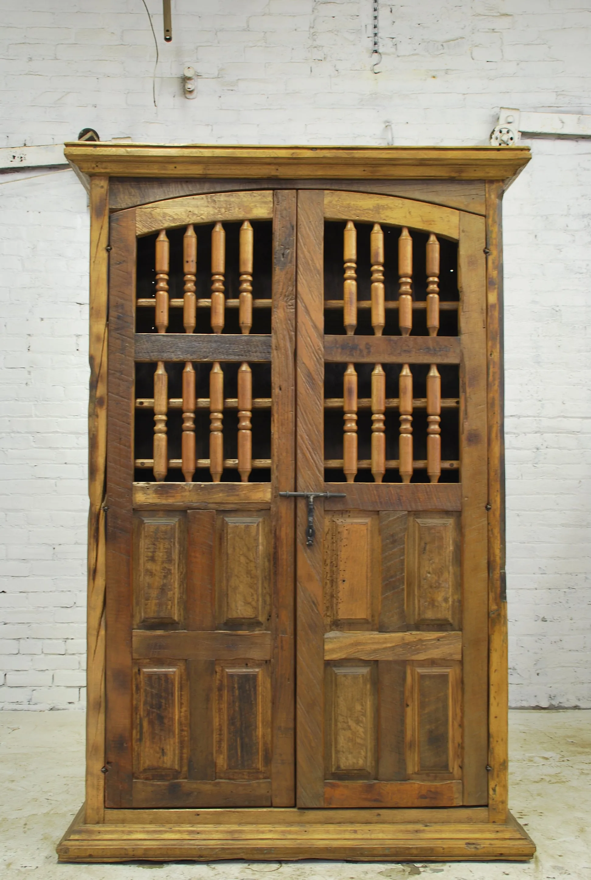 Barn Wood Bookcase - Barred Display AR-018