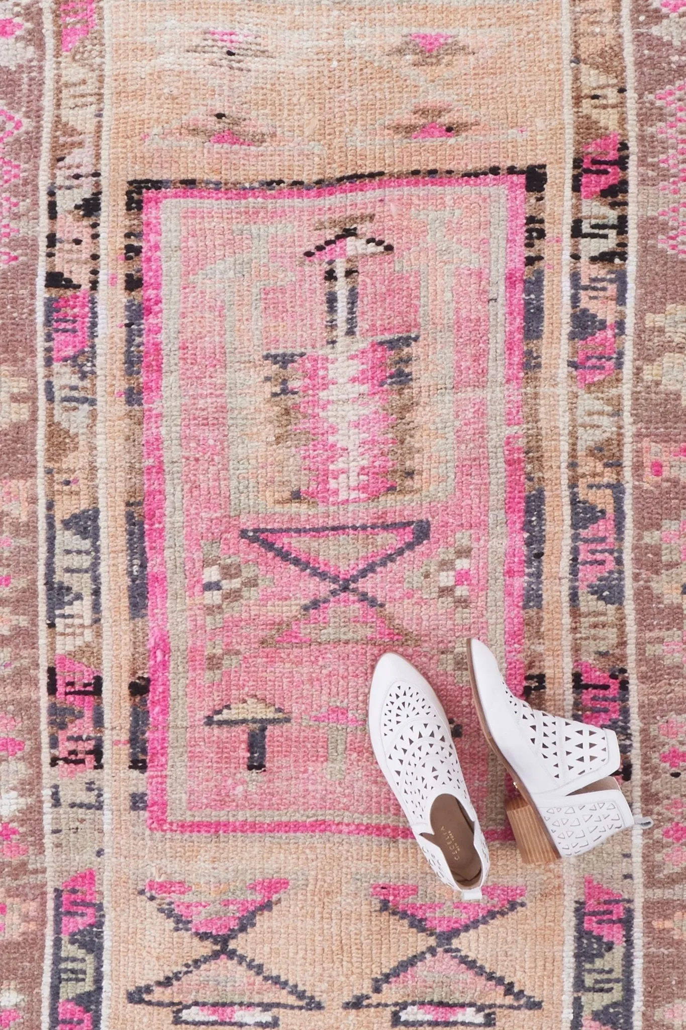 'Bea' Heirloom Vintage Turkish Runner- 2'6.5'' x 10'2''