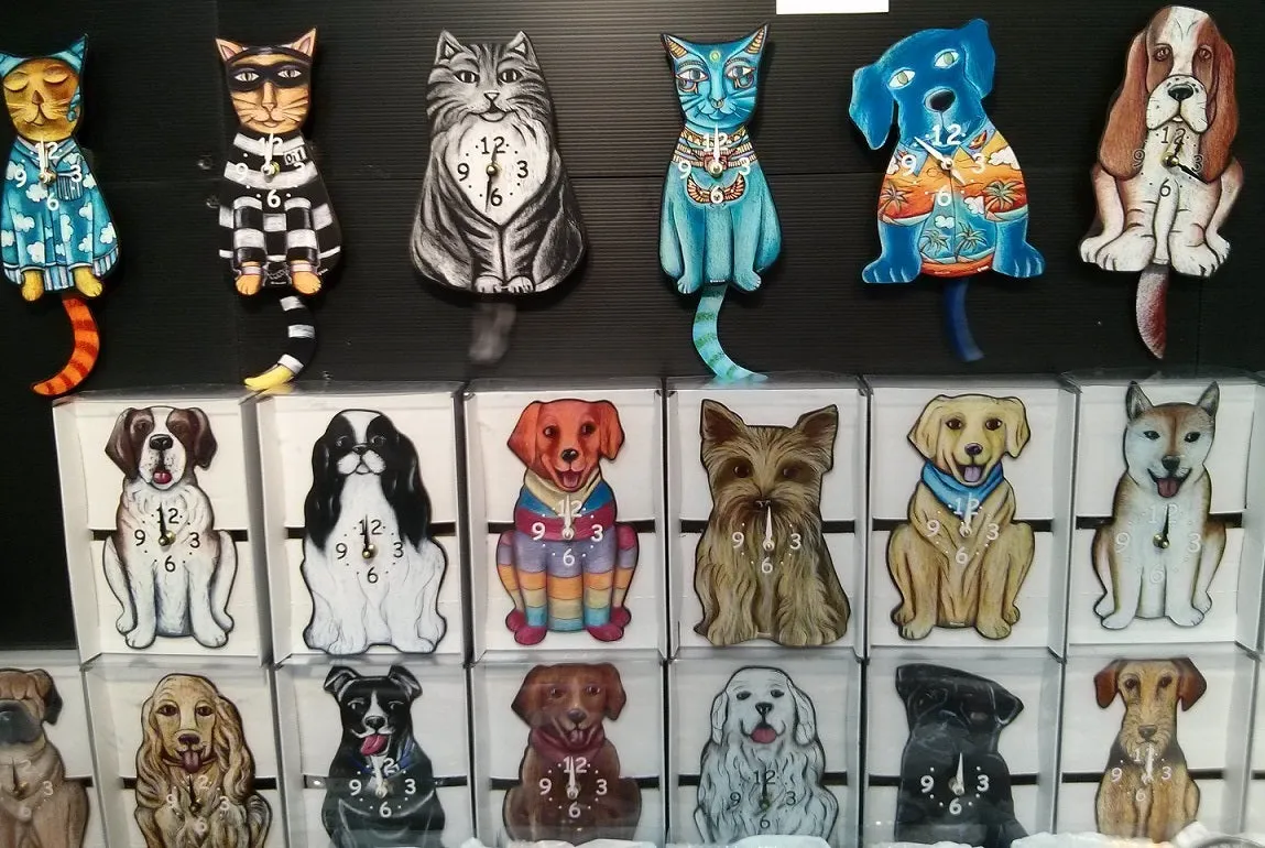 Bernese Mountain Dog Dog Wagging Pendulum Clock