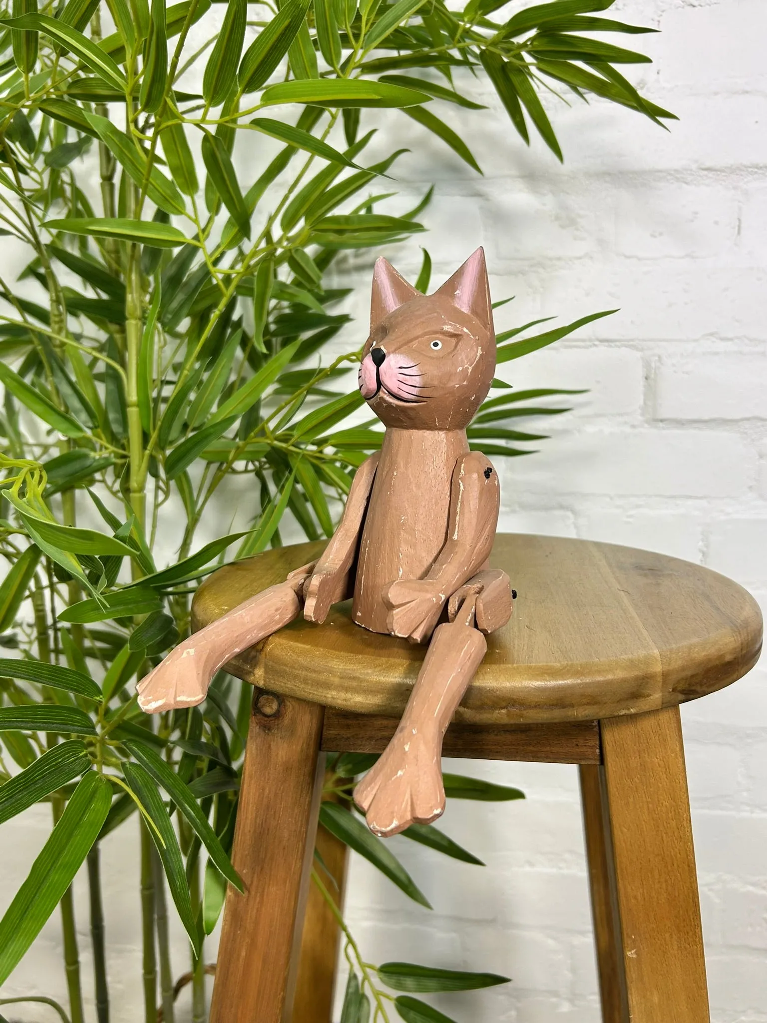 Cat Shelf Sitter