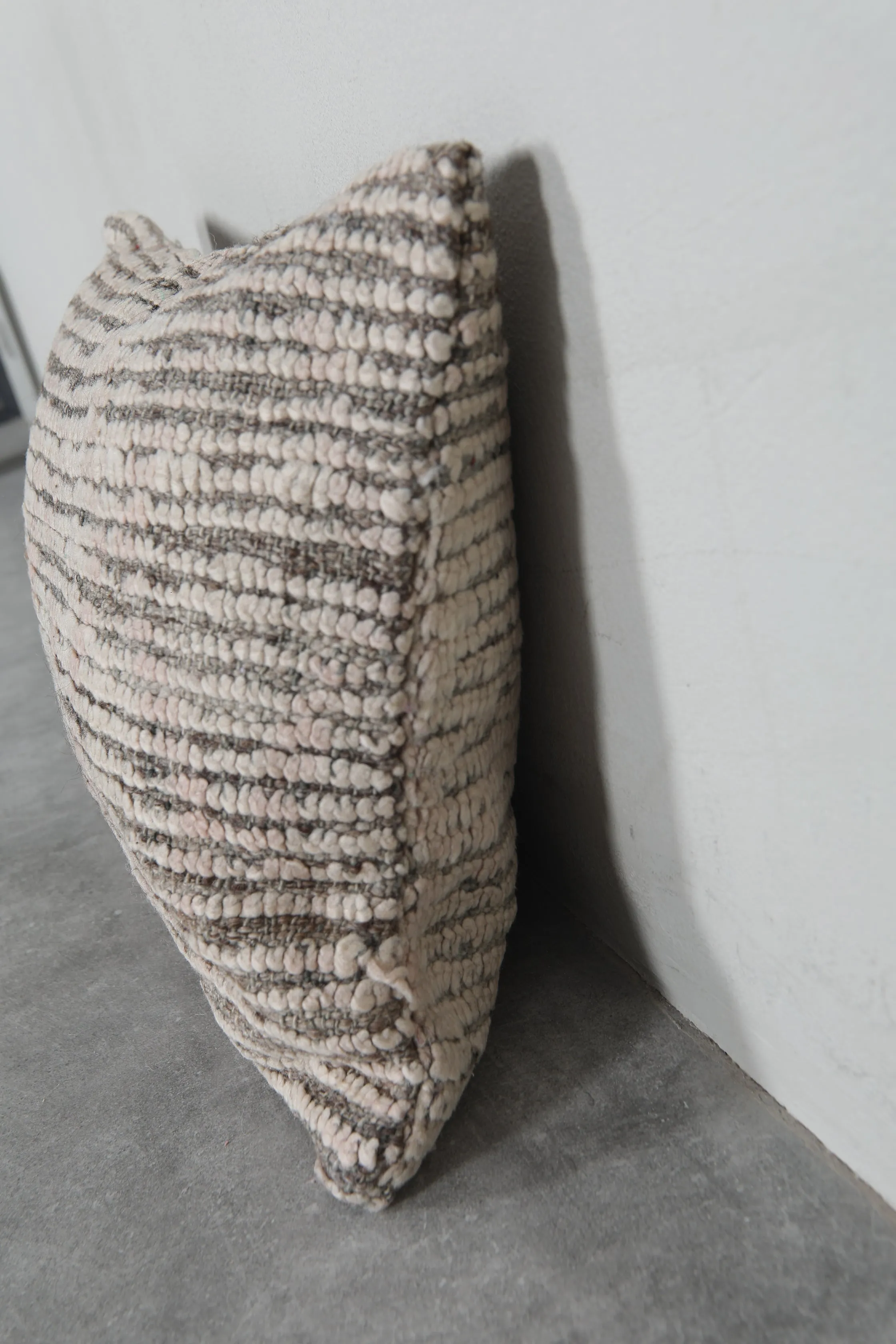 Handwoven Moroccan Wool Pillow - 16.1 x 20 Inches