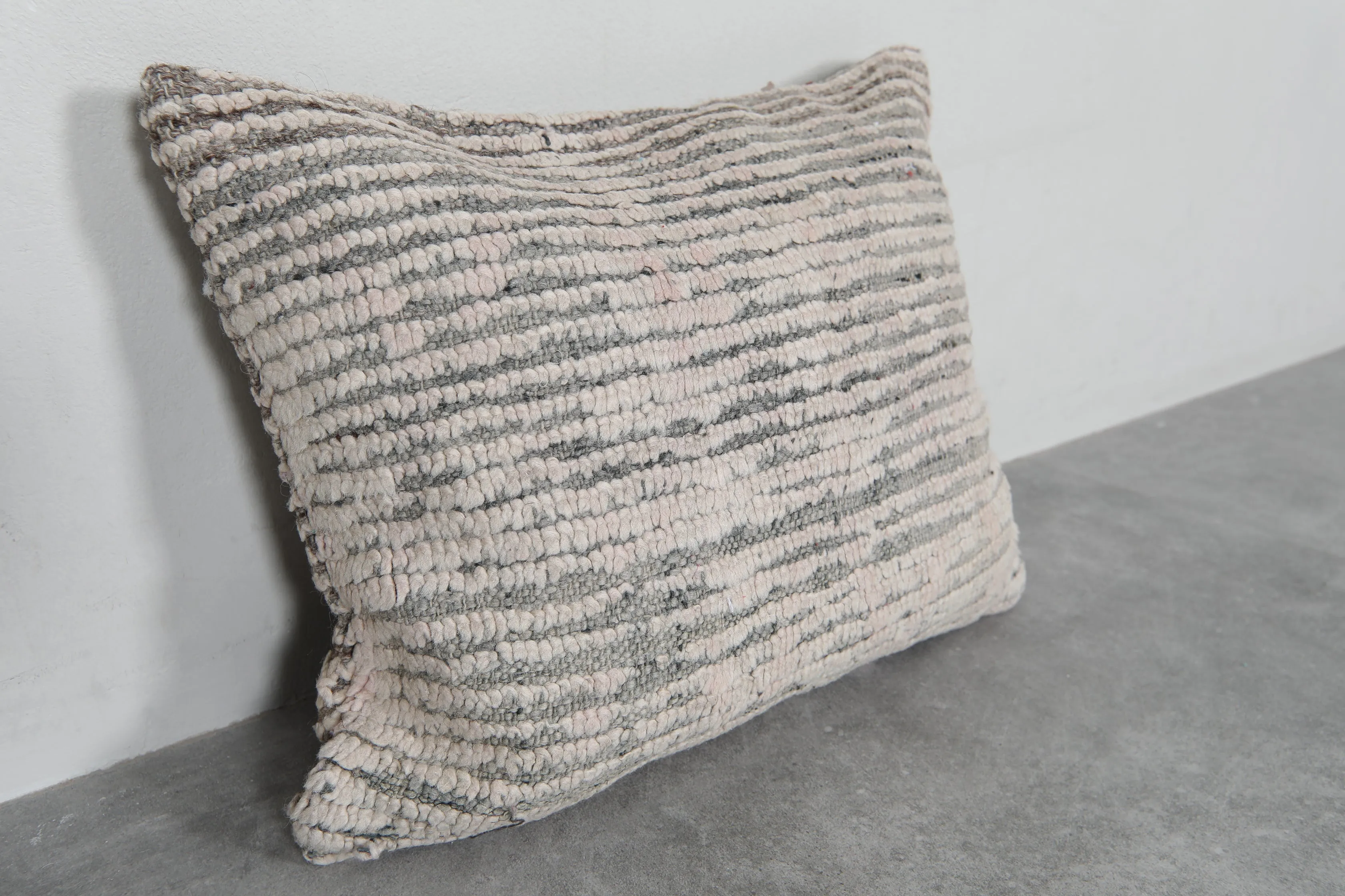 Handwoven Moroccan Wool Pillow - 16.1 x 20 Inches