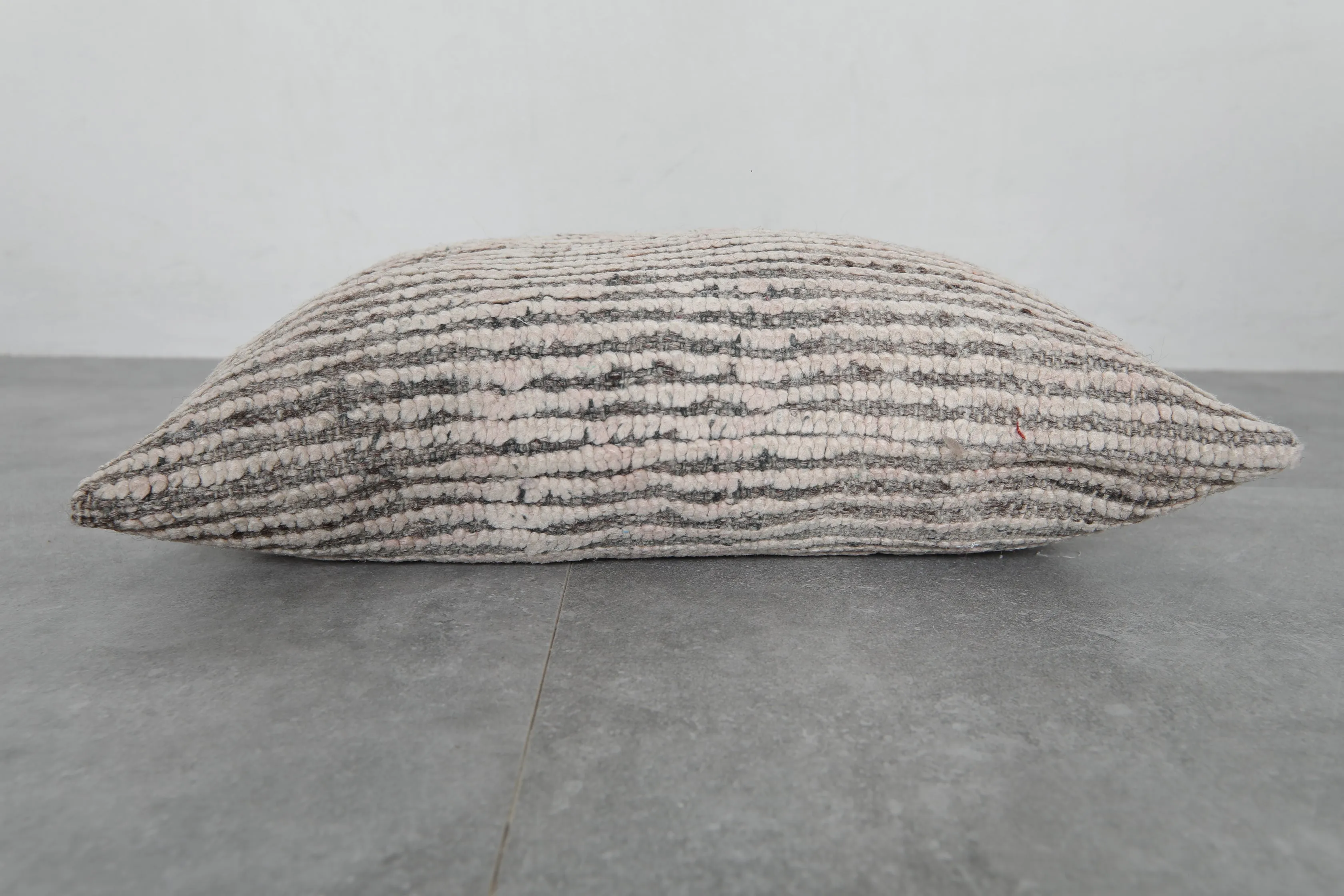 Handwoven Moroccan Wool Pillow - 16.1 x 20 Inches