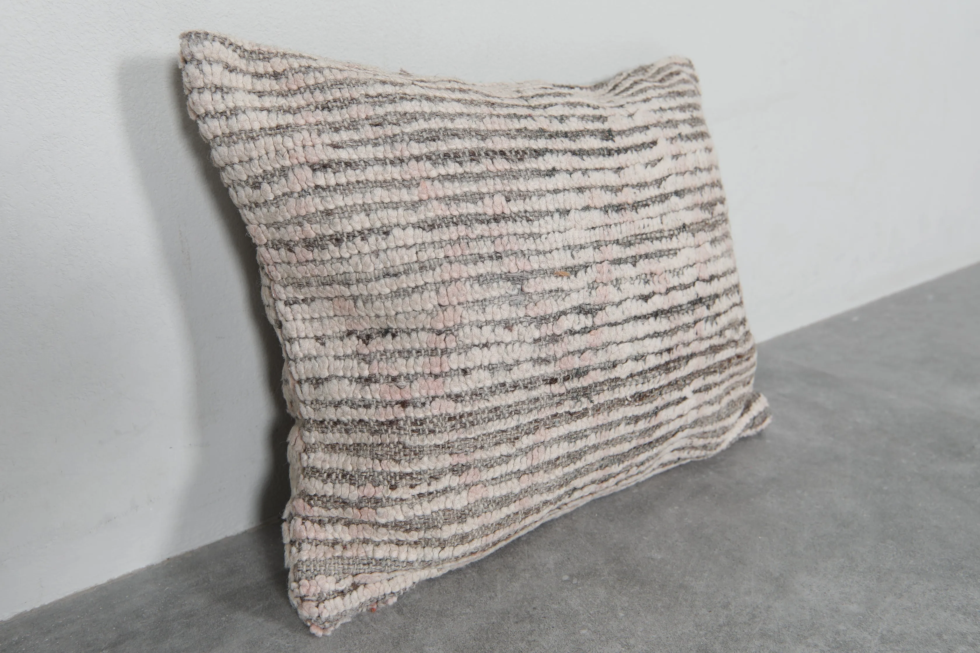 Handwoven Moroccan Wool Pillow - 16.1 x 20 Inches