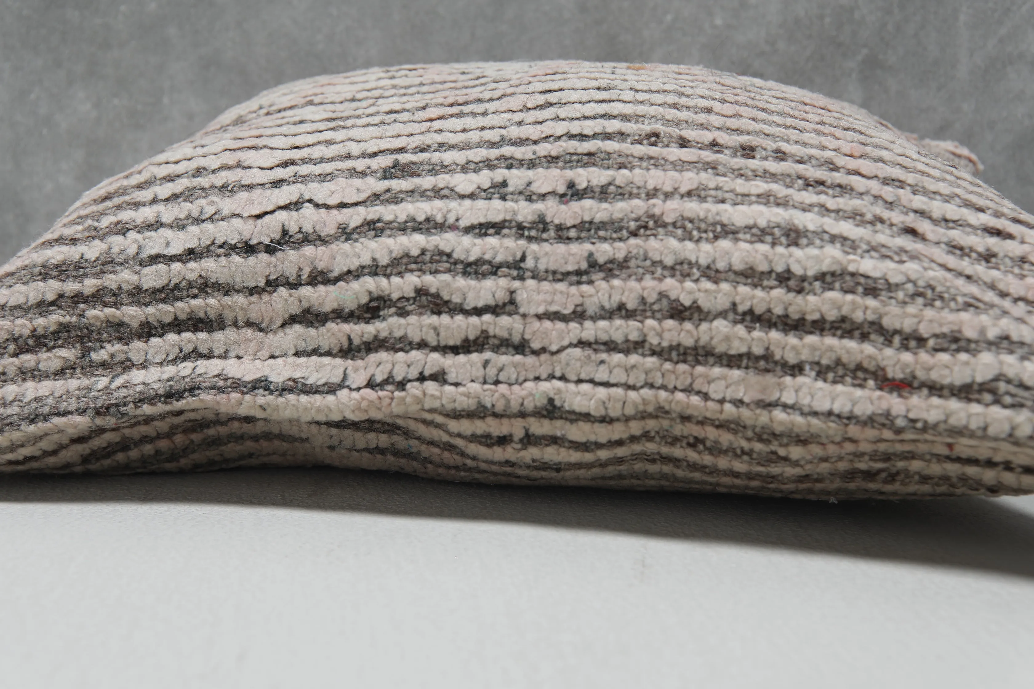 Handwoven Moroccan Wool Pillow - 16.1 x 20 Inches
