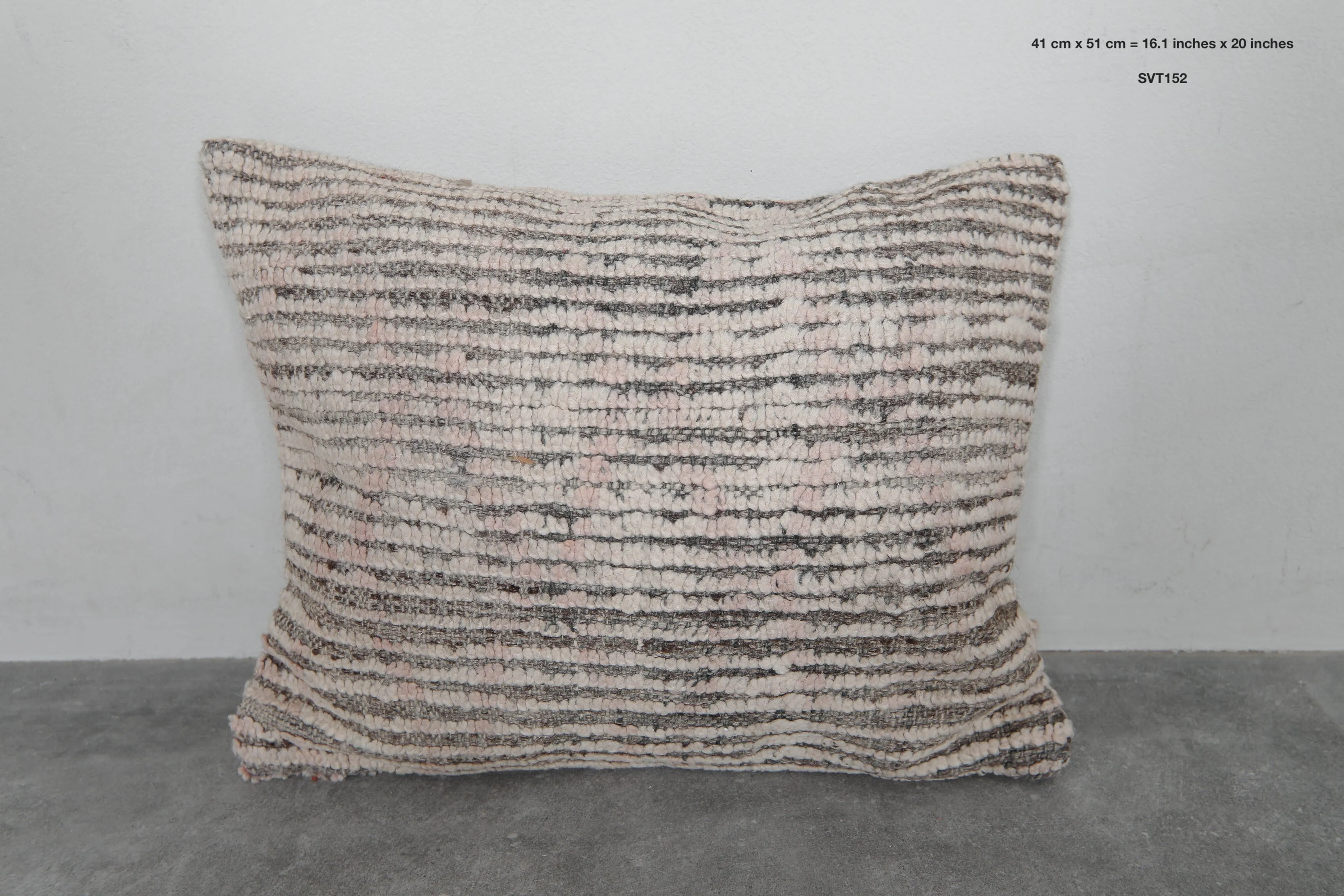 Handwoven Moroccan Wool Pillow - 16.1 x 20 Inches