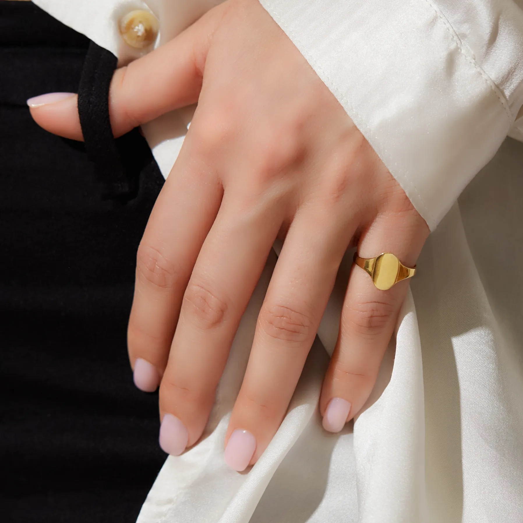 LA Mini Signet Ring