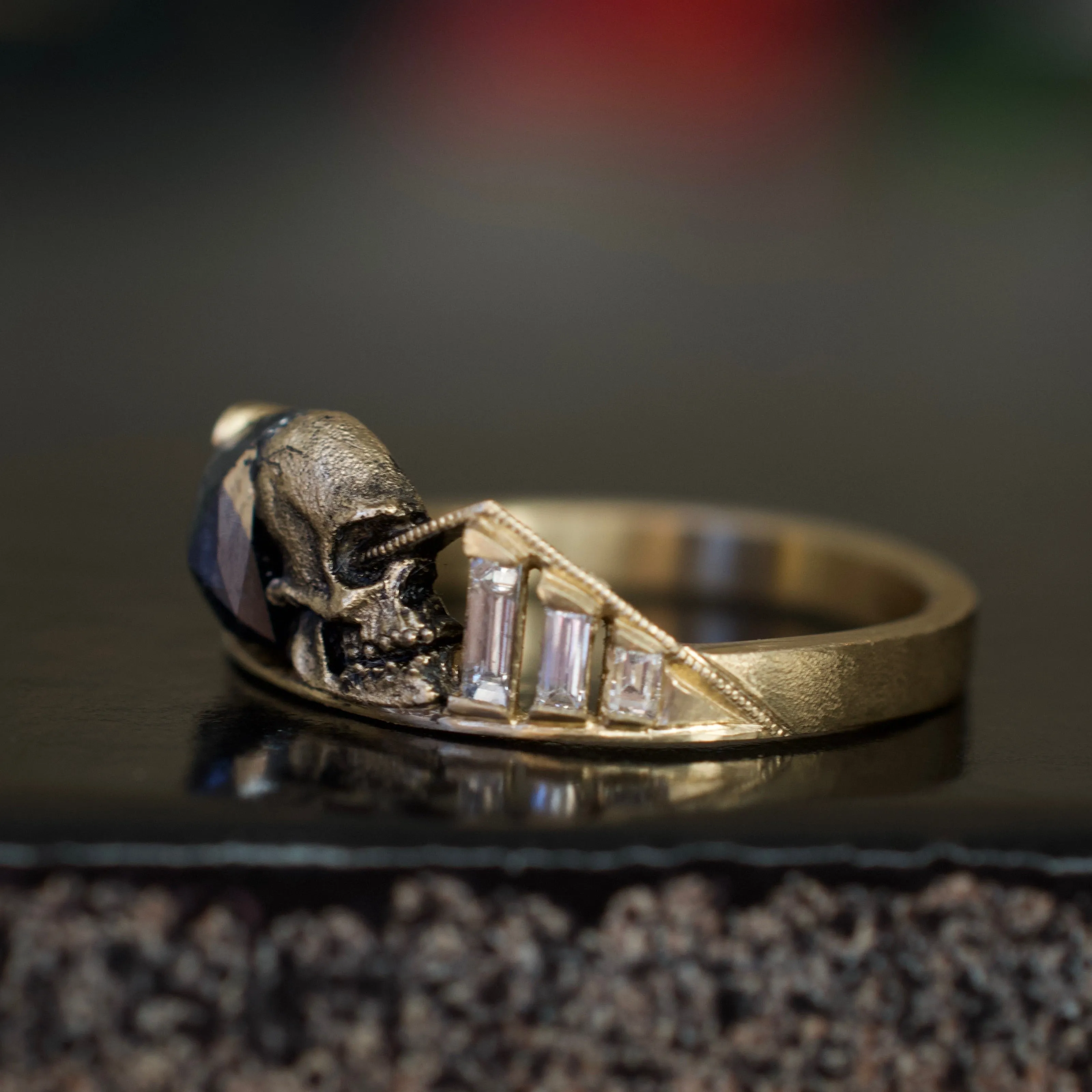 Lux Mori Ring