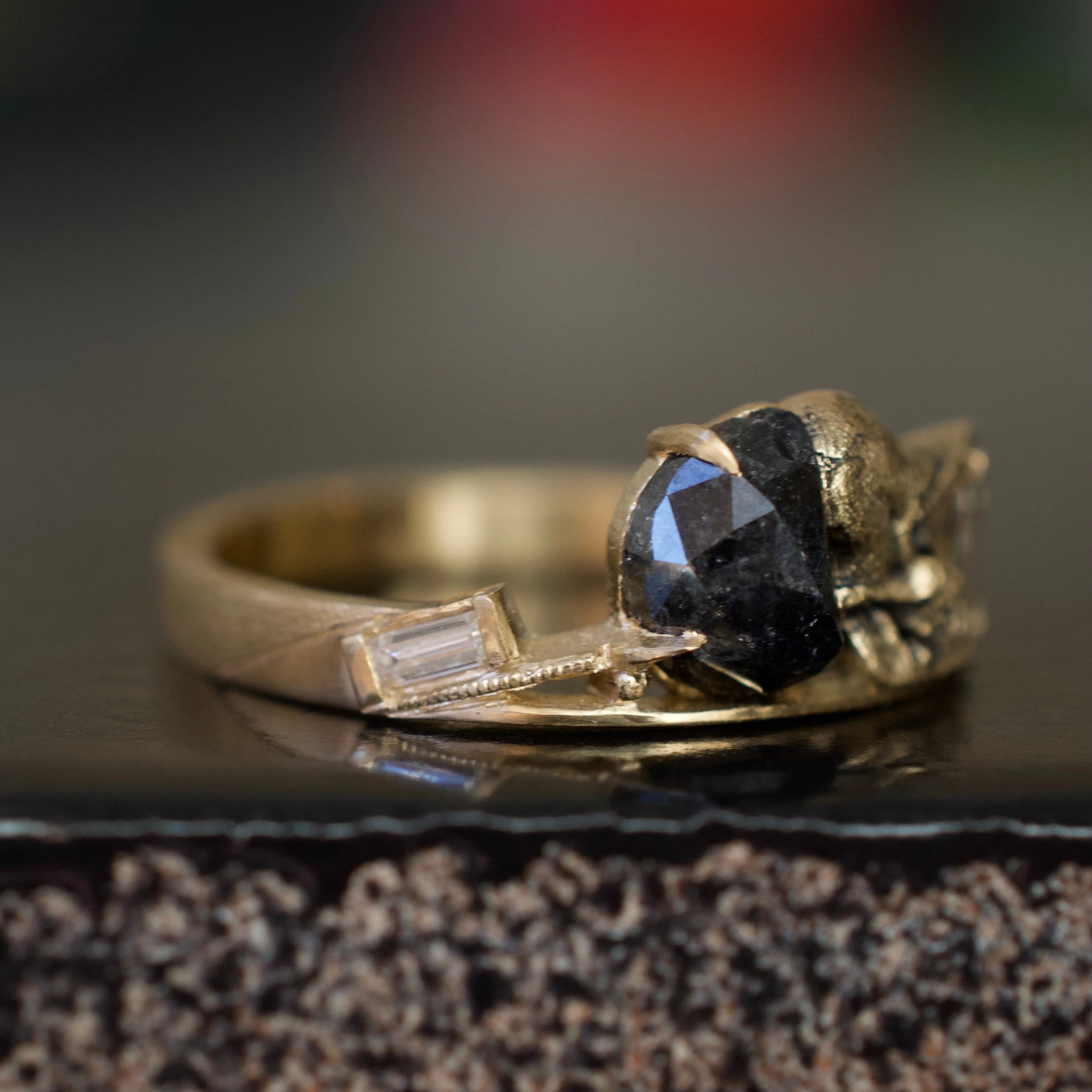 Lux Mori Ring