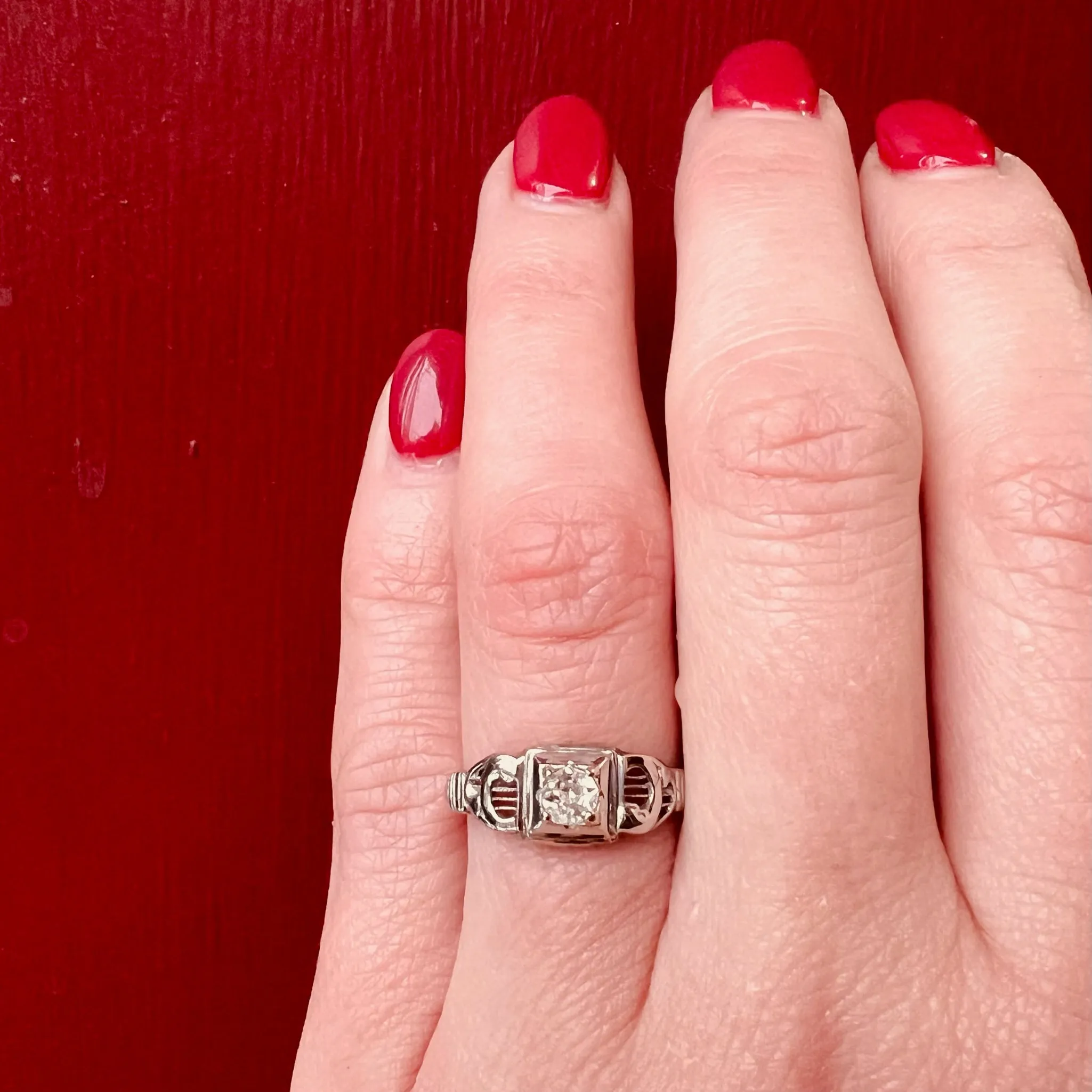 Lyrical 1930s Old Mine Diamond & White Gold Ring