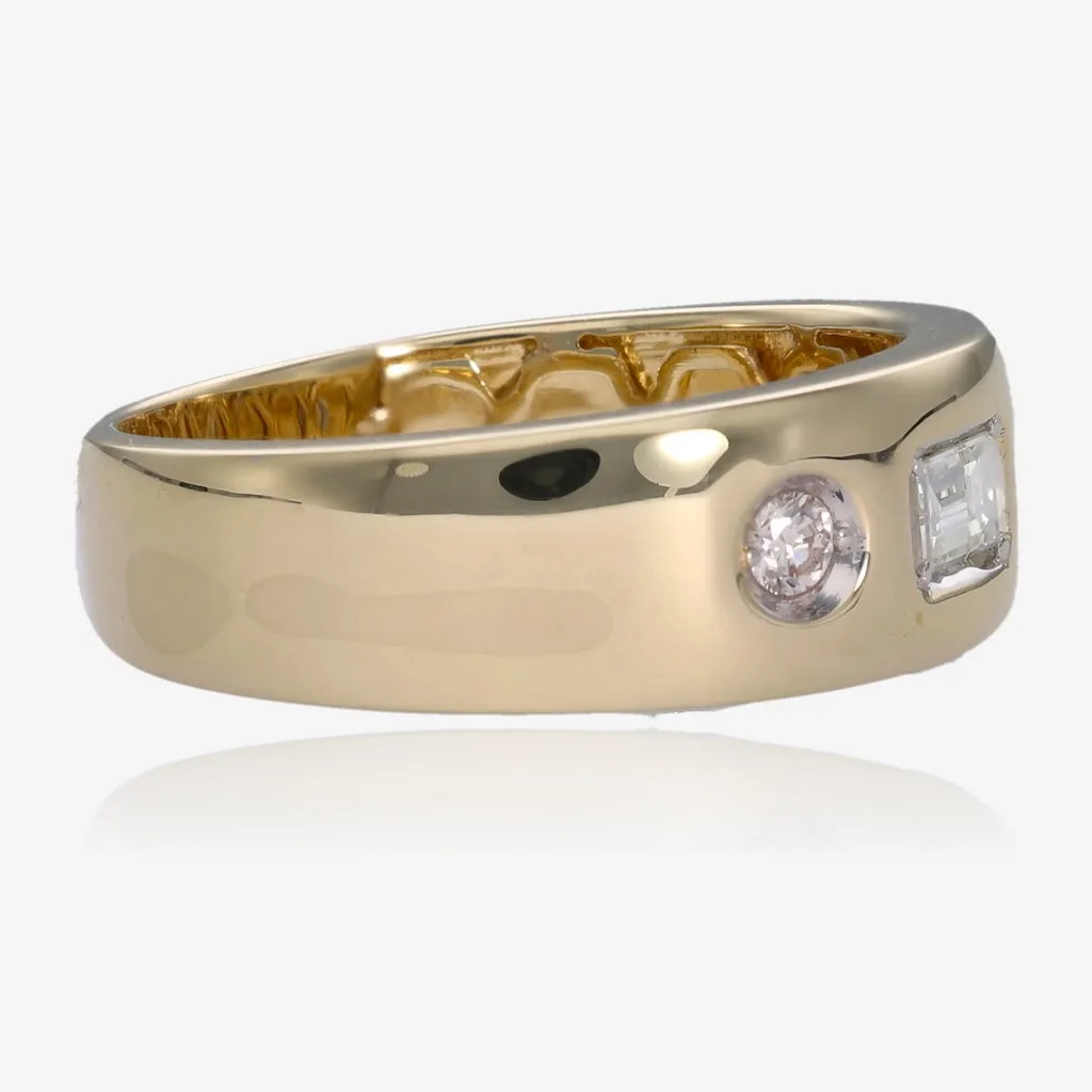 Minimalist Diamond Studded Flat Cigar Band