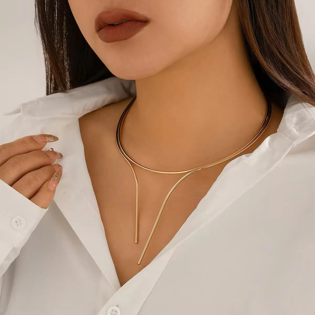 Minimalist Vivid Layers V-Shaped Choker Necklace
