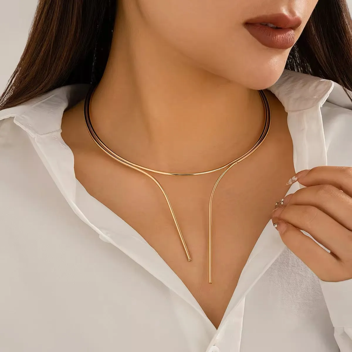Minimalist Vivid Layers V-Shaped Choker Necklace
