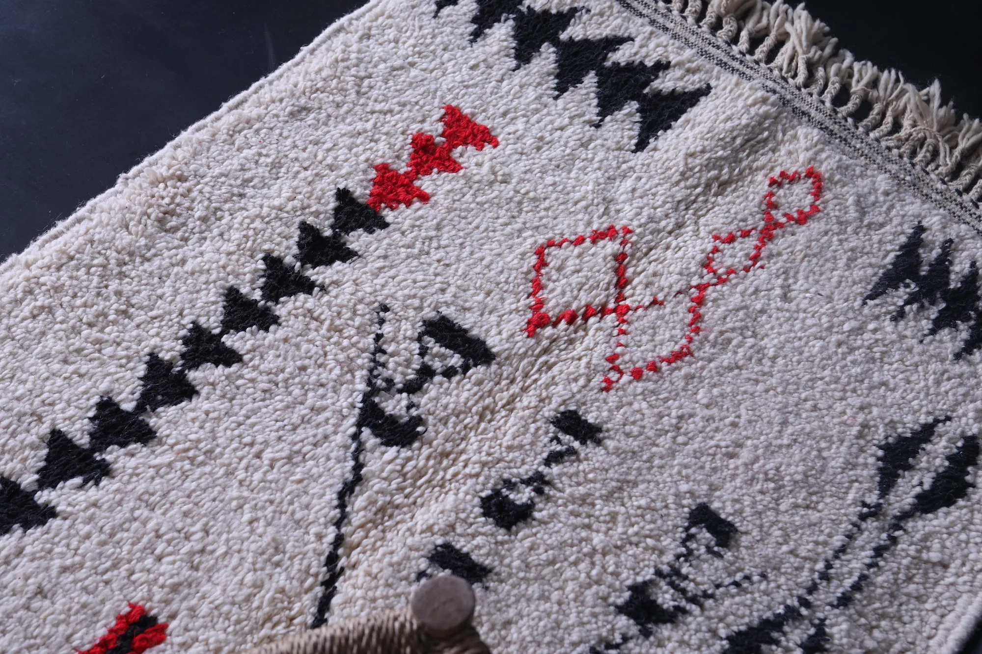 Modern Handmade Azilal Rug – 3.3 x 4.9 ft Minimalist Moroccan Carpet