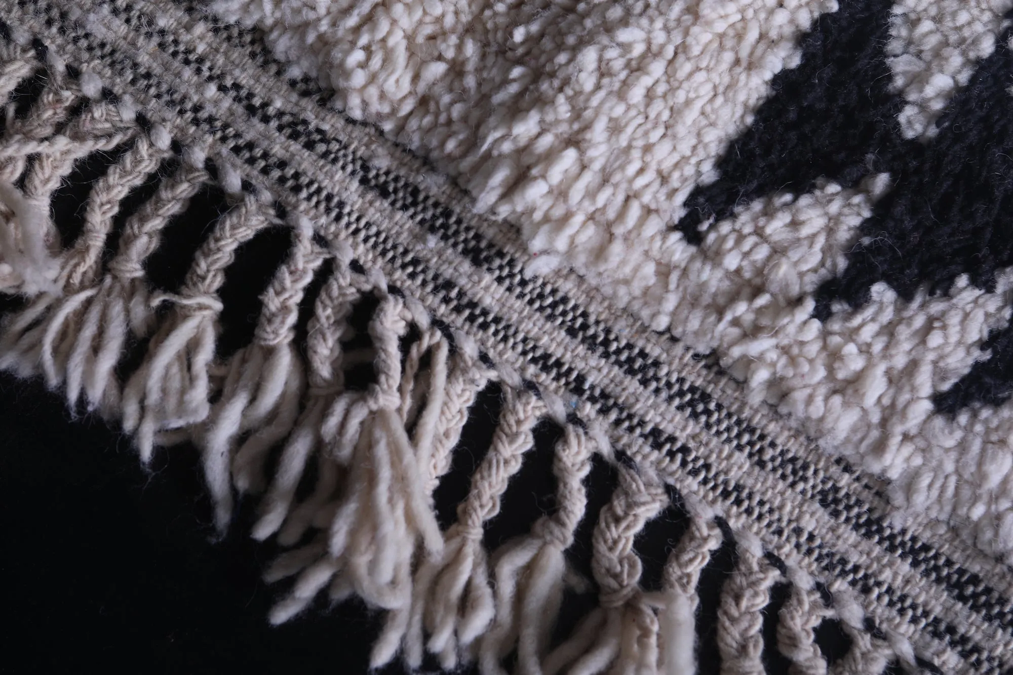 Modern Handmade Azilal Rug – 3.3 x 4.9 ft Minimalist Moroccan Carpet