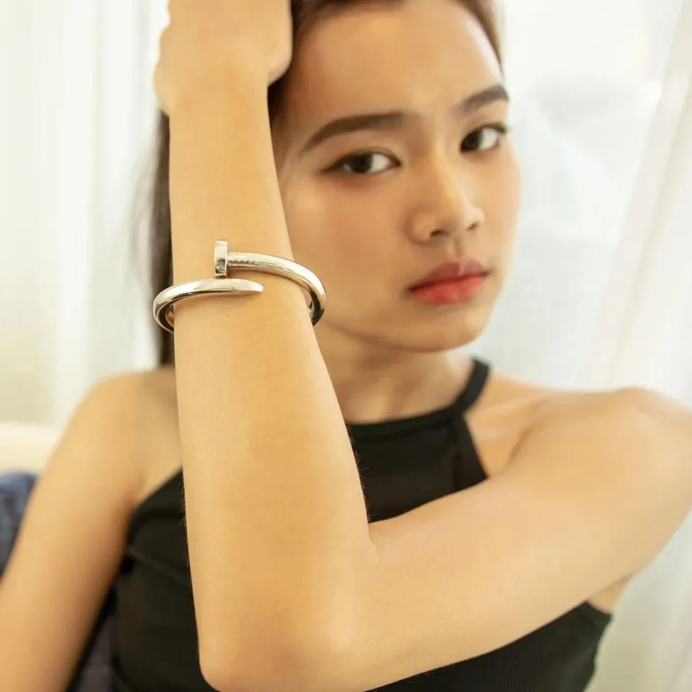 NAIL BENDER HINGED BRACELET