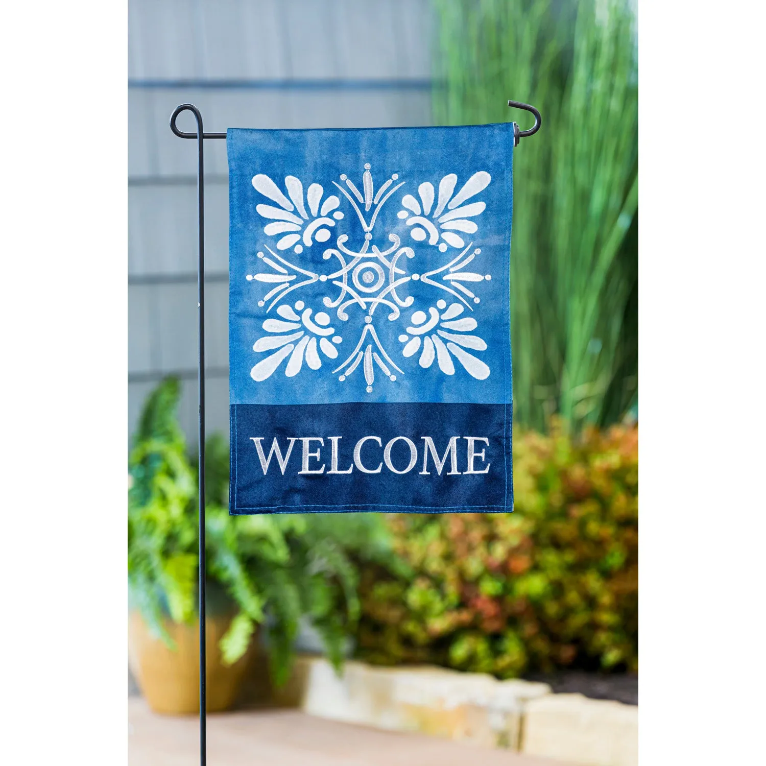 Oasis Blue Floral Garden Linen Flag,14l7020a