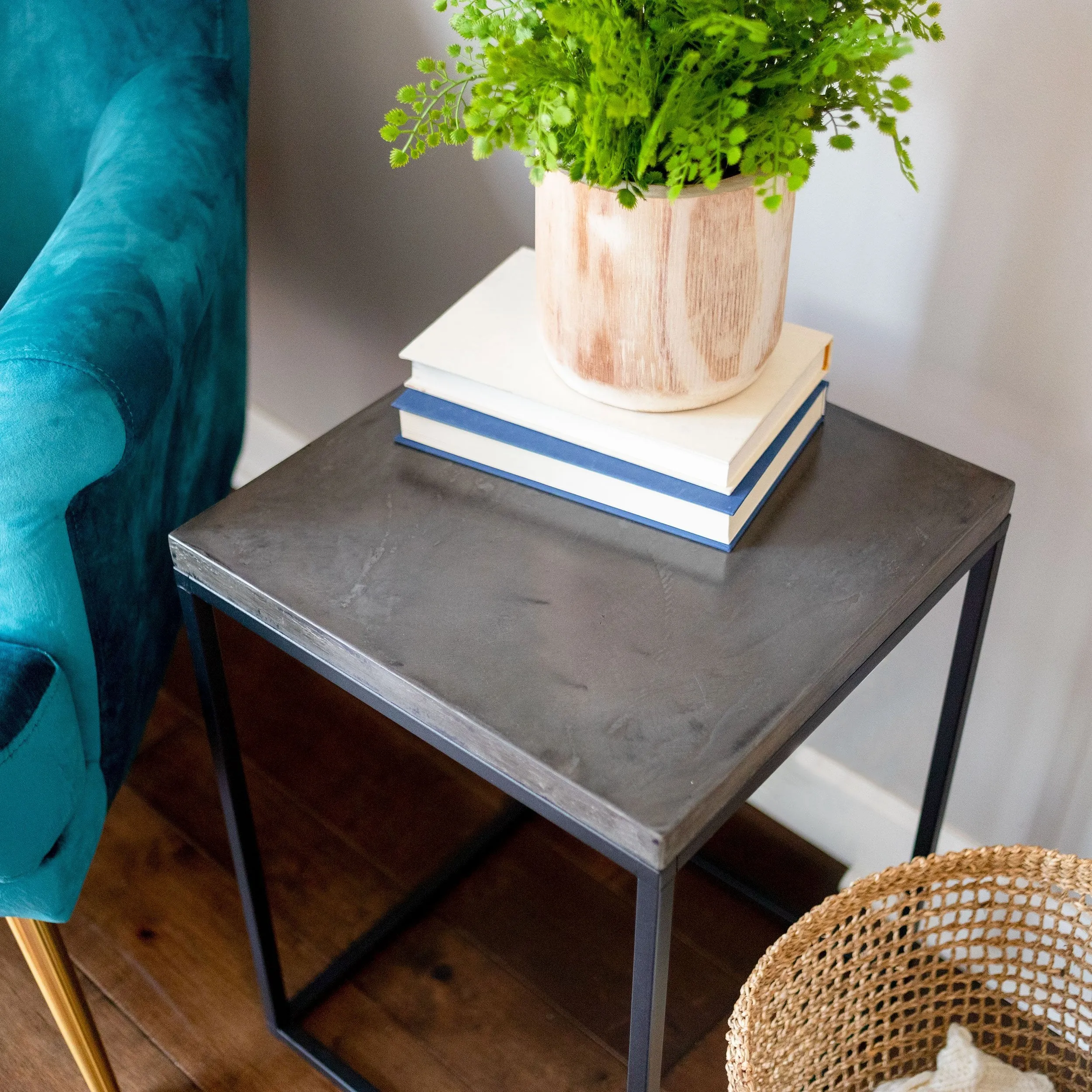 PIETRA SIDE TABLES