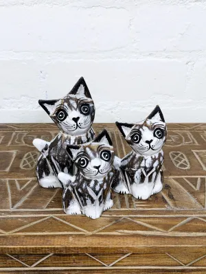 Set Of 3 White Distressed Cats