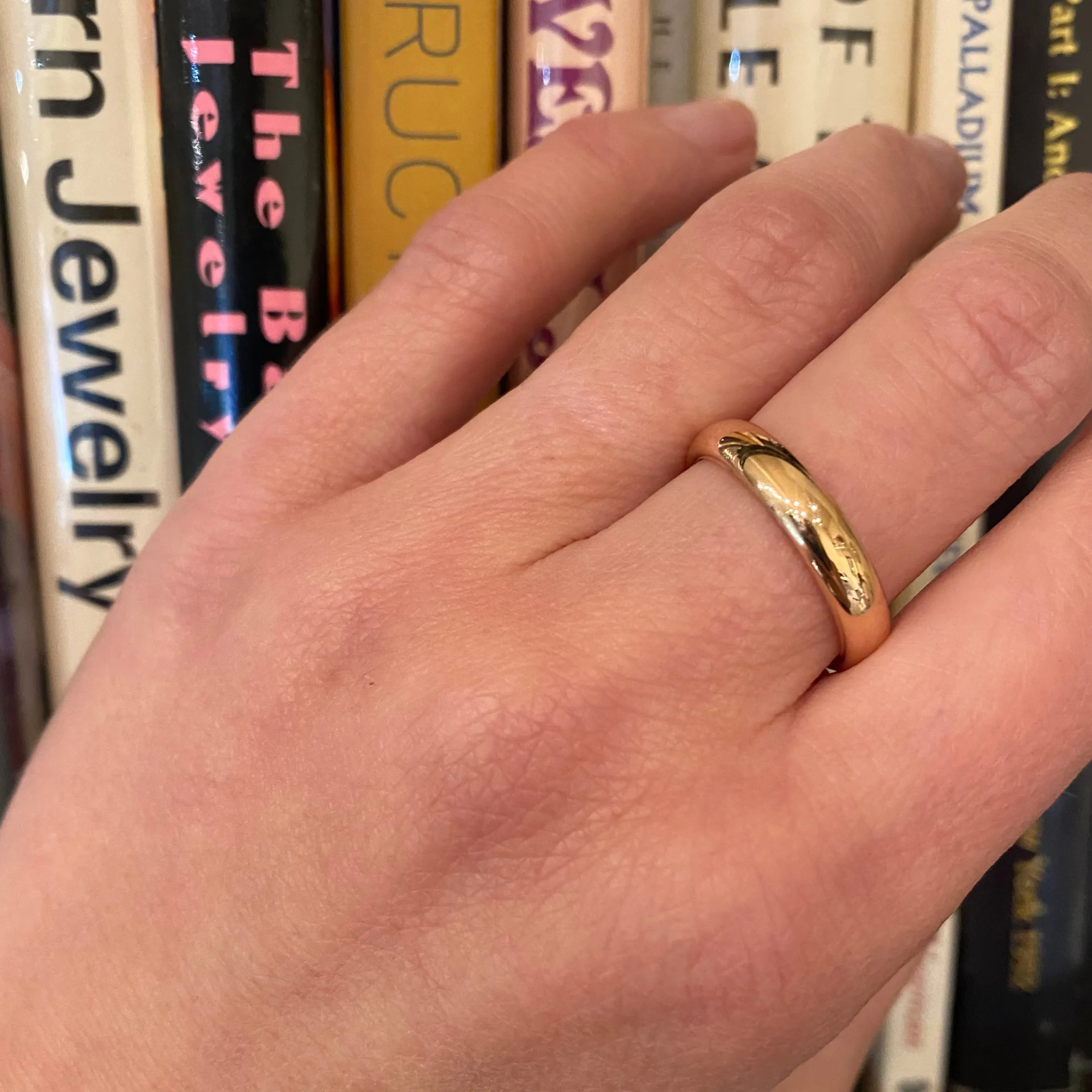 Softly Curved Art Deco Era Gold Wedding Band