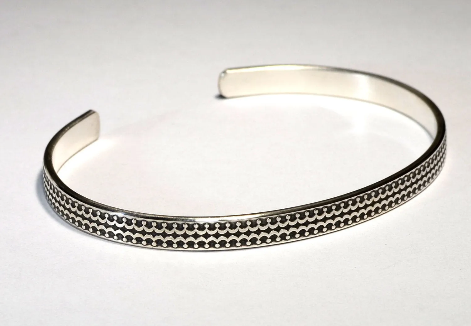 Sterling Silver Double Crown Patterned Narrow Bracelet