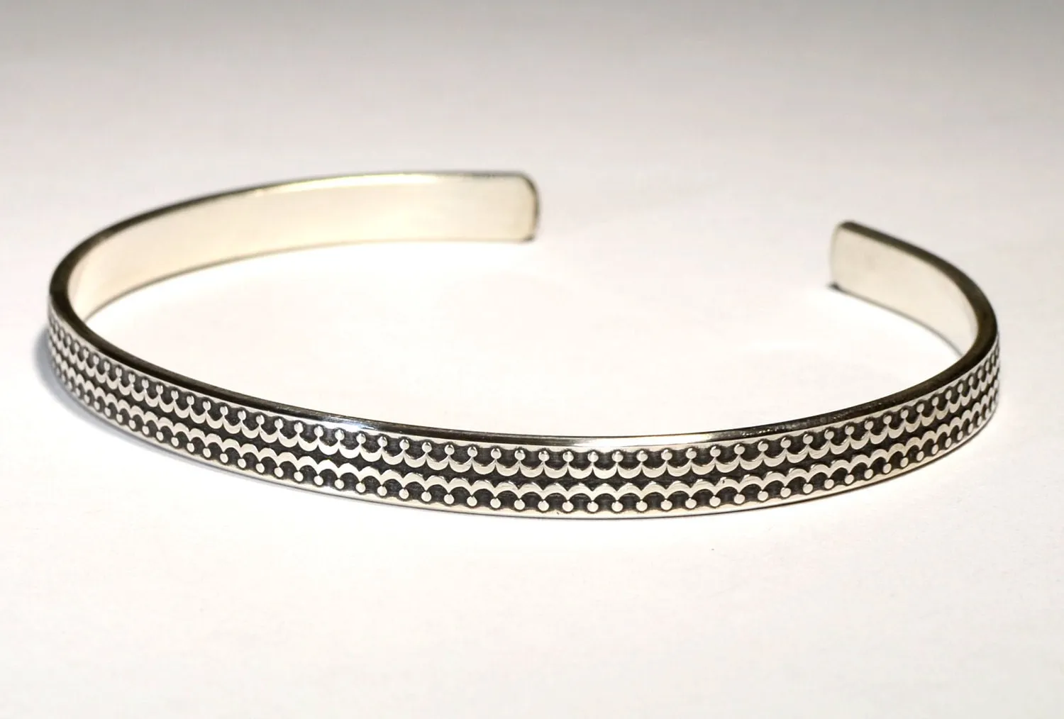 Sterling Silver Double Crown Patterned Narrow Bracelet