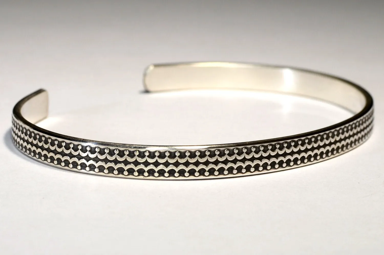 Sterling Silver Double Crown Patterned Narrow Bracelet