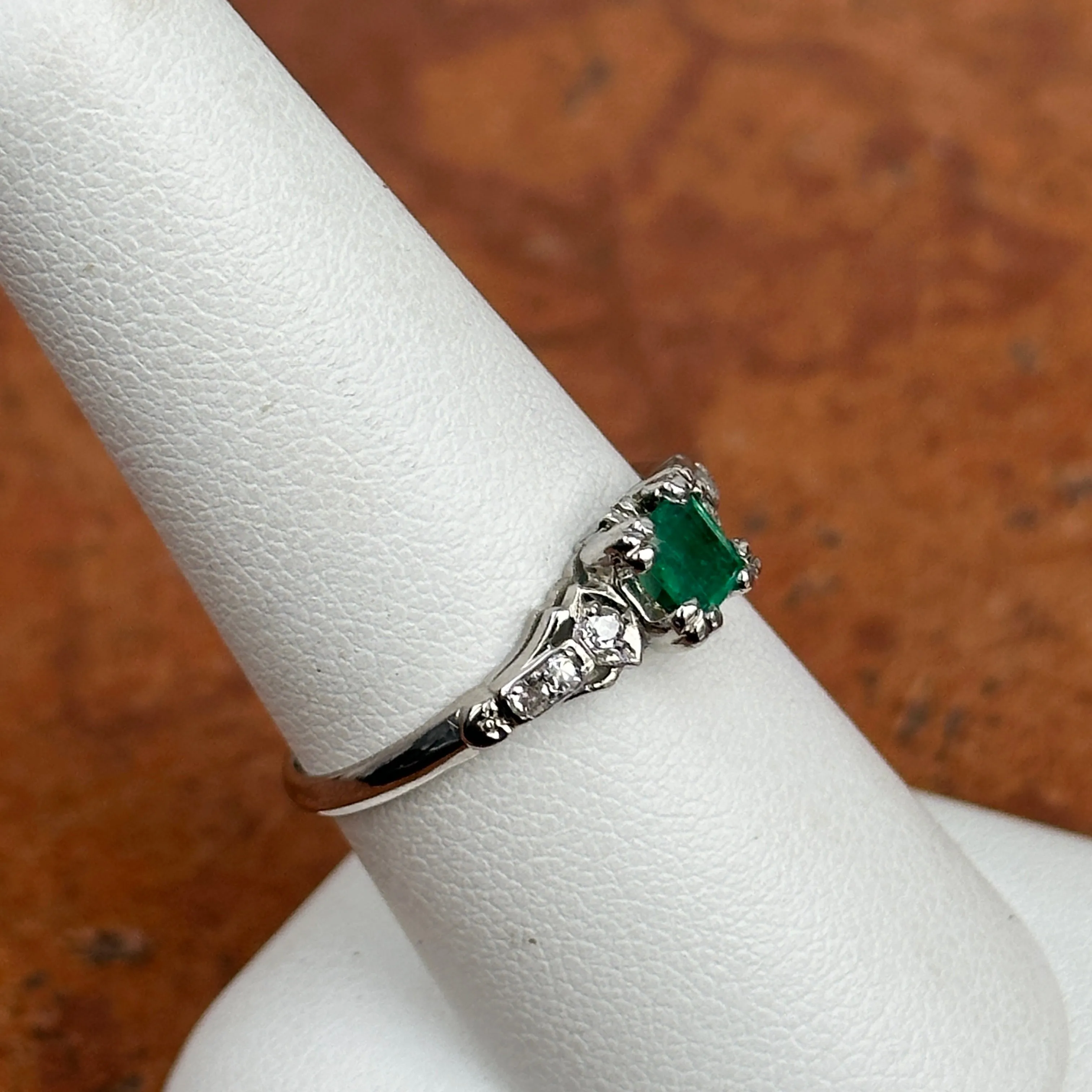Vintage 18K White Gold Emerald   Diamond Ring