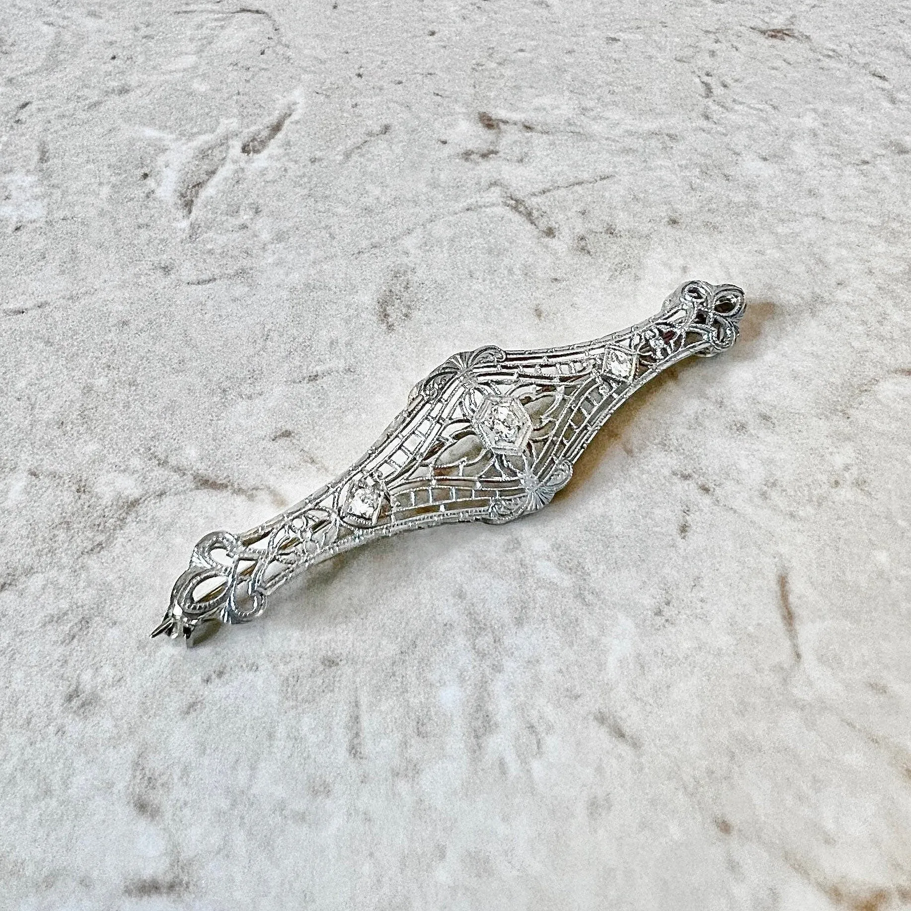 Vintage Art Deco 14 Karat White Gold & Platinum Filigree Diamond Brooch