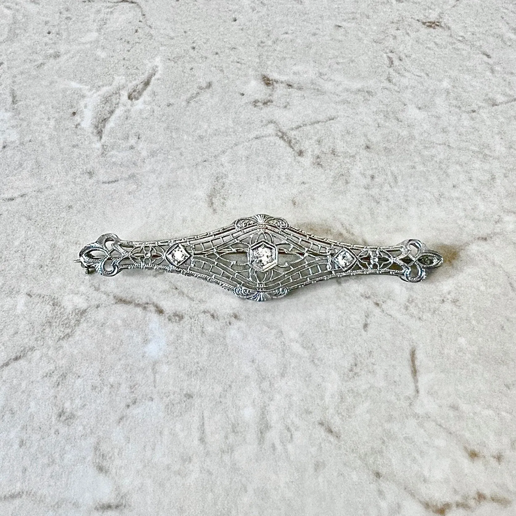 Vintage Art Deco 14 Karat White Gold & Platinum Filigree Diamond Brooch