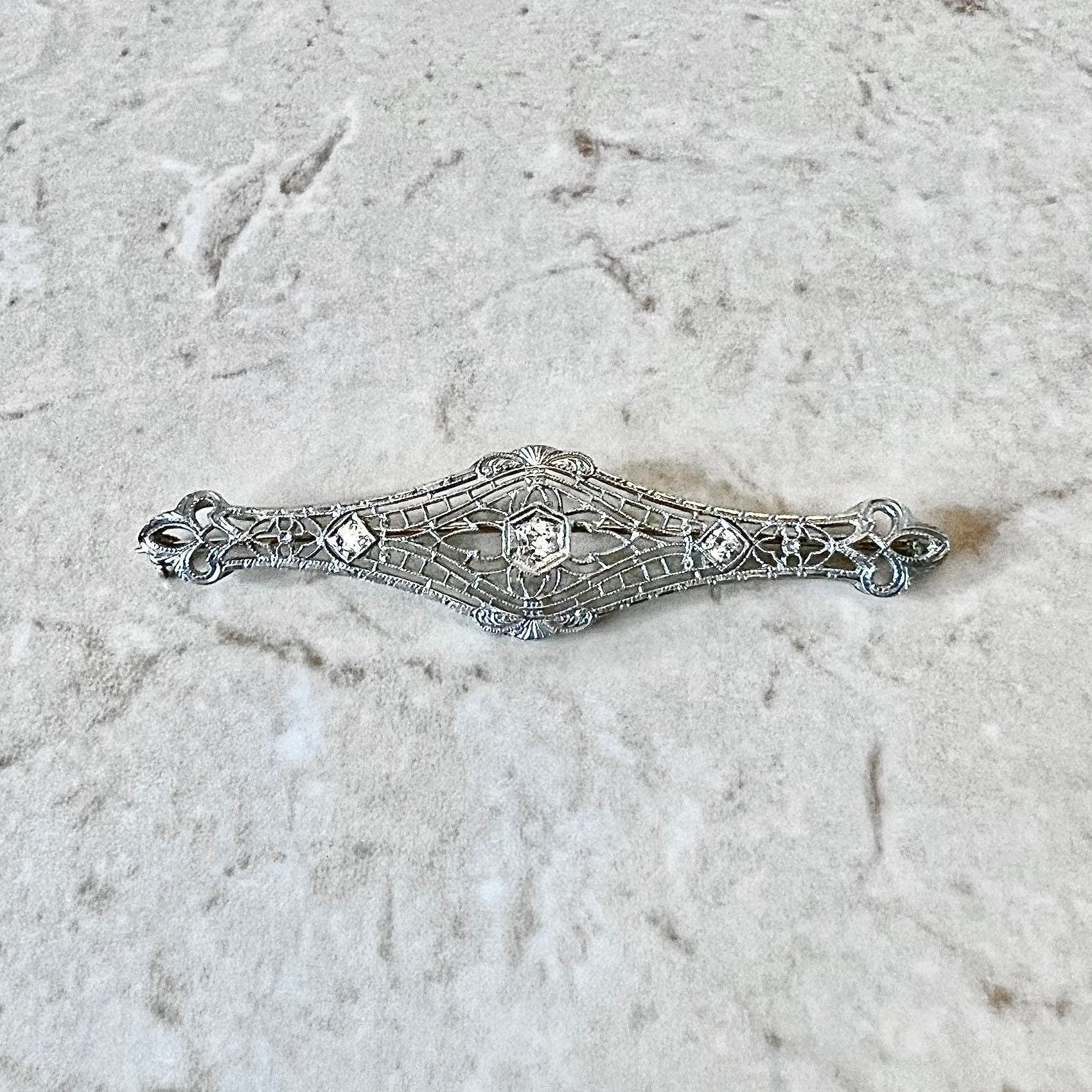 Vintage Art Deco 14 Karat White Gold & Platinum Filigree Diamond Brooch