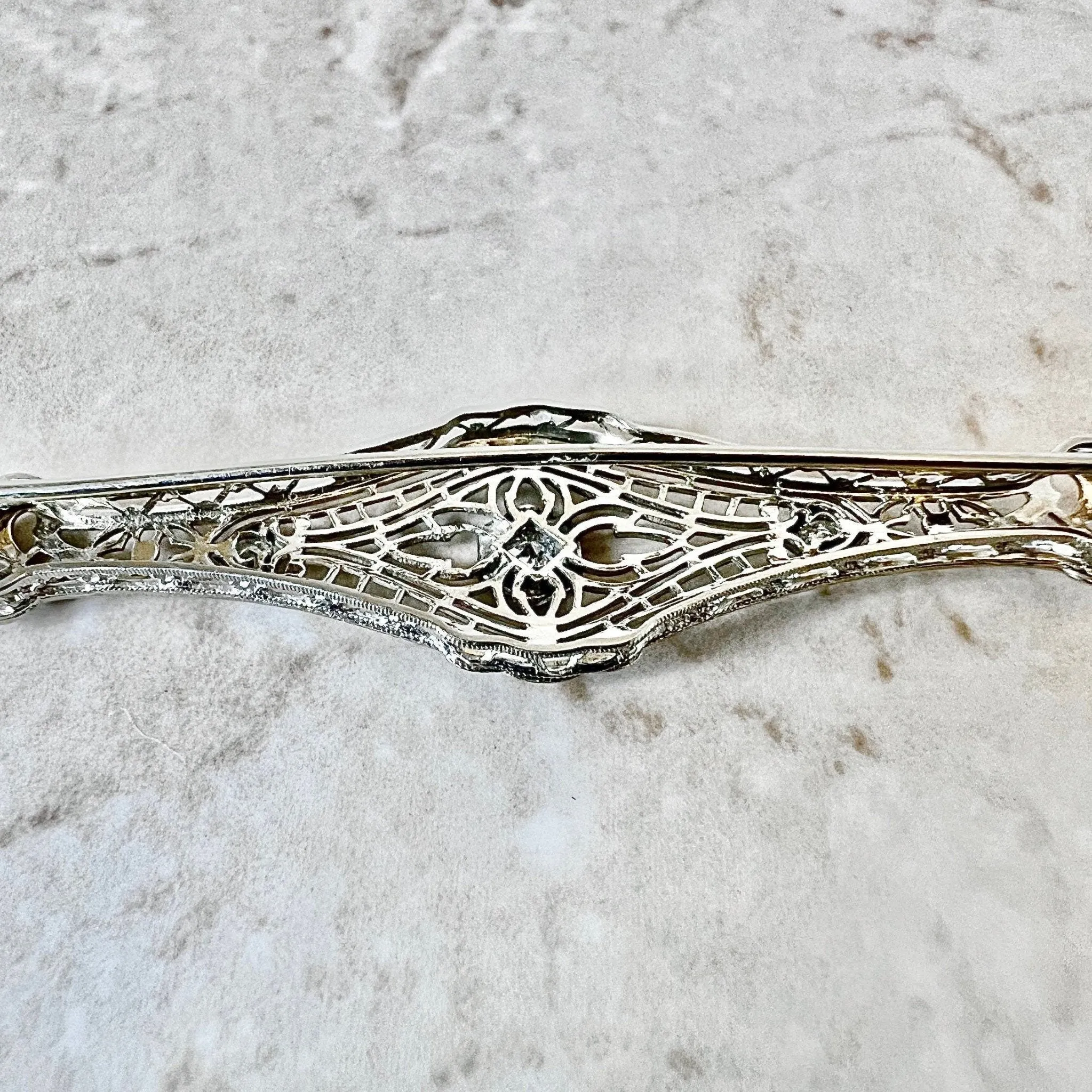 Vintage Art Deco 14 Karat White Gold & Platinum Filigree Diamond Brooch