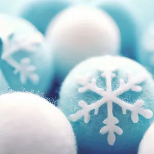 Winter Snow Crystal Pattern Needled Soft Felt Wool Ball (30 pcs)